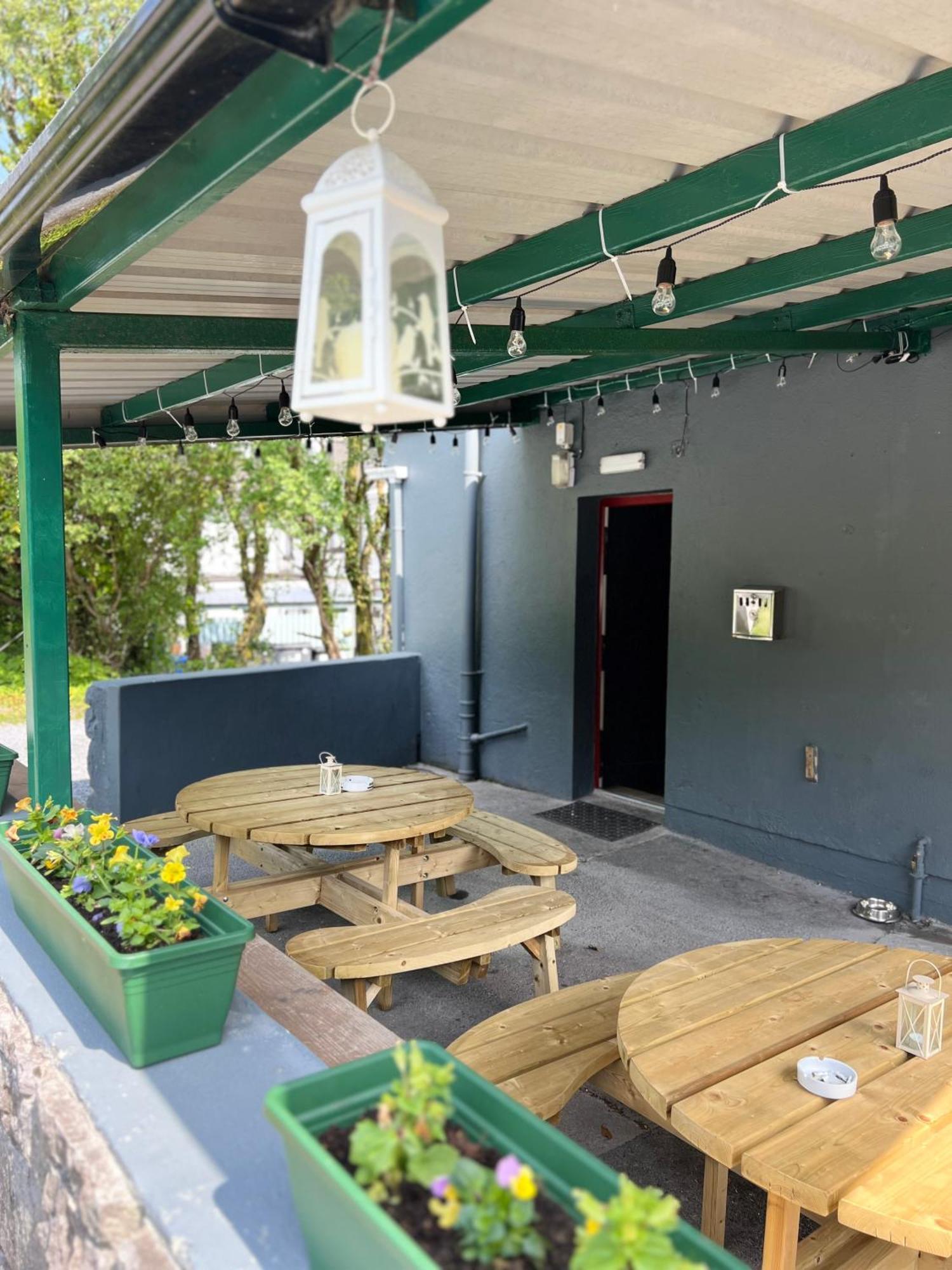 The Coach House Inn Moycullen Exterior photo